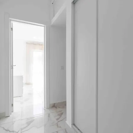 Modern View Apartment *